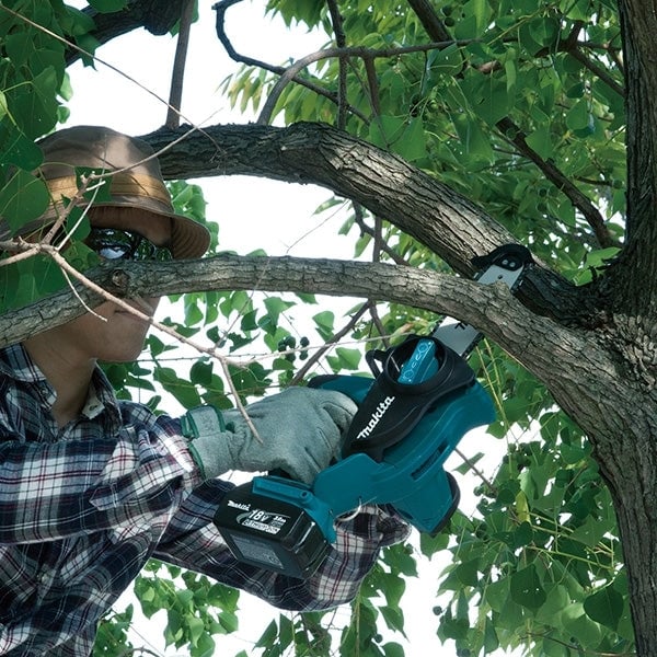 Makita DUC122RTE 充電式鏈鋸115毫米(4-1/2")(鋰18V)(5.0Ah電池)